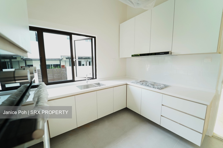 Pasir Ris Beach Park (D18), Semi-Detached #168458272